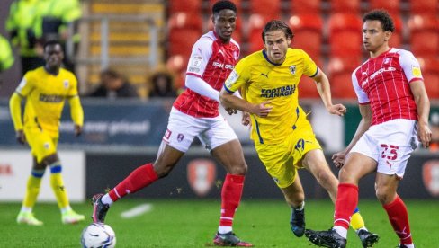 PRIMAMLJIVA KVOTA ZA BAR JEDAN GOL GOSTIJU: Luda družina napada fenjeraša