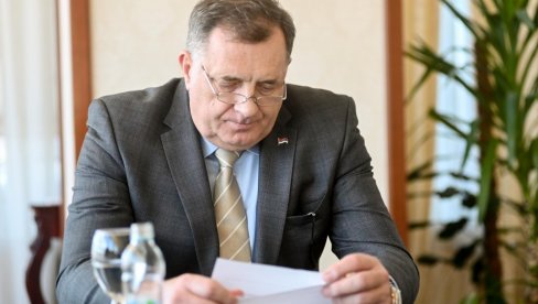 ДОДИК: Ниједна одлука из сектора одбране неће проћи док је Хелез министар ДОДИК: Ниједна одлука из сектора одбране неће проћи док је Хелез министар