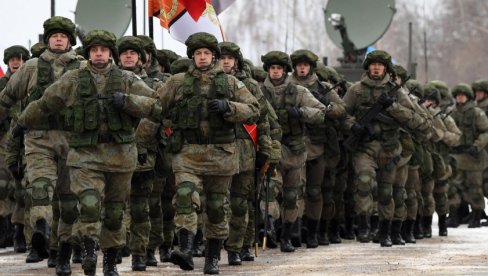 RUSKA VOJSKA DOBIJA “NEVIDLJIVE” UNIFORME: Vojna kompanija pravi odelo koje vojnike čini skrivenim i za IC uređaje (VIDEO)