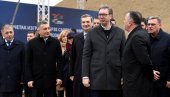 VIDIM DA IM NIJE DOSADNO: Vučić o protestima ispred Predsedništva