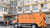 НОВИ СМЕЋАРАЦ ЗА ЈКП МЛАДЕНОВАЦ: Градска чистоћа донирала возило приградској општини