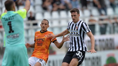 ЈУЧЕ ЈЕ ЛАГАНО ДОШЛО: Тип предлог за сигурица тикет са три реалне квоте