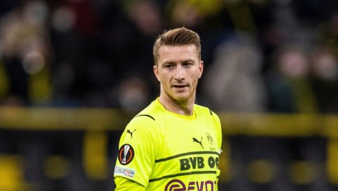 BIO JE SINONIM ZA LOJALNOST, A SADA TRČI ZA MILIONIMA: Marko Rojs napušta Borusiju Dortmund! Otkrio i sa kojim klubom pregovara njegov agent BIO JE SINONIM ZA LOJALNOST, A SADA TRČI ZA MILIONIMA: Marko Rojs napušta Borusiju Dortmund! Otkrio i sa kojim klubom pregovara njegov agent