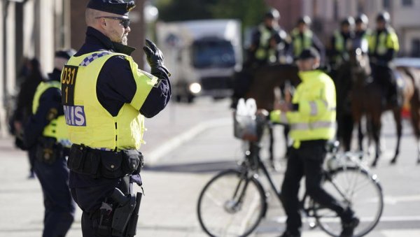 ПРОНАЂЕН ЕКСПЛОЗИВ У ПАРКУ У ШВЕДСКОЈ: Полиција уништила торбу са бомбом, ухапшено више особа