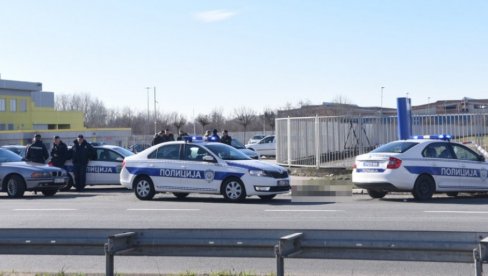 SUĐENJE NIKITOVIĆU ZA UBISTVO NA BATAJNIČKOM DRUMU: Kontradiktorne izjave - optuženi tvrdi da je ležao i nožem izbo kolegu, a veštak suprotno SUĐENJE NIKITOVIĆU ZA UBISTVO NA BATAJNIČKOM DRUMU: Kontradiktorne izjave - optuženi tvrdi da je ležao i nožem izbo kolegu, a veštak suprotno