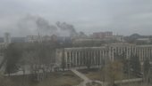 (UZNEMIRUJUĆI VIDEO) NA ULICI MRTVE BAKA I UNUKA: Broj žrtava ukrajinskih granata u Donjecku porastao na šest