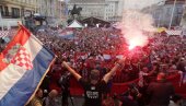 POVAMPIRILO SE USTAŠTVO: Desetine hiljada Hrvata peva Ajmo, ajmo, ajmo ustaše! (VIDEO)