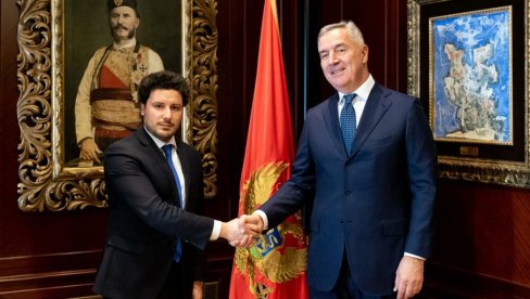 RAZGOVARALI ĐUKANOVIĆ I ABAZOVIĆ: Milo od Dritana tražio da odloži izjašnjavanje ministara o Temeljnom ugovoru RAZGOVARALI ĐUKANOVIĆ I ABAZOVIĆ: Milo od Dritana tražio da odloži izjašnjavanje ministara o Temeljnom ugovoru