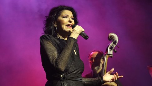 TUŽNE VESTI: Preminula pevačica Beti Đorđević