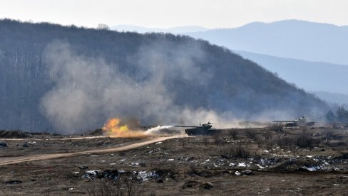 NATO VOJNA POMOĆ UKRAJINI: Šta je sve stiglo u Poljsku, a šta odlazi u pravcu Kijeva NATO VOJNA POMOĆ UKRAJINI: Šta je sve stiglo u Poljsku, a šta odlazi u pravcu Kijeva