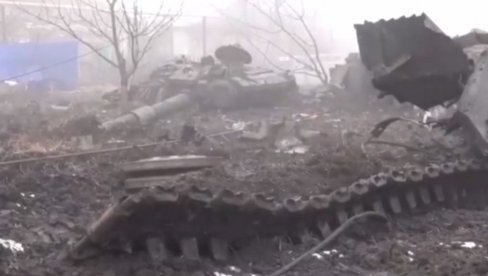 POGLEDAJTE - RUSKI LANCET NE “PRAŠTA”: Ukrajinski tenk T-64BV postao staro gvožđe (VIDEO)