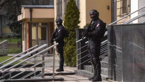DETALJI SA PRIPREMNOG ROČIŠTA U SPECIJALNOM SUDU: Lalić pre priznanja sedeo sa klupi sa Veljom i Miljkoviće, a onda prešao na drugu DETALJI SA PRIPREMNOG ROČIŠTA U SPECIJALNOM SUDU: Lalić pre priznanja sedeo sa klupi sa Veljom i Miljkoviće, a onda prešao na drugu