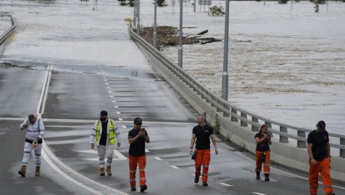 OBILNE KIŠE U AUSTRALIJI: Ponovo naređena evakuacija OBILNE KIŠE U AUSTRALIJI: Ponovo naređena evakuacija