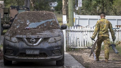VANREDNO STANJE ZBOG POPLAVA U AUSTRALIJI: Više stotina ljudi dobilo uputstvo za evakuaciju VANREDNO STANJE ZBOG POPLAVA U AUSTRALIJI: Više stotina ljudi dobilo uputstvo za evakuaciju