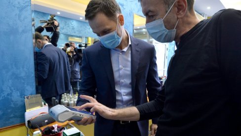 KASOM DO POŠTENIJE KONKURENCIJE: Ministarstvo finansija odobrilo nove subvencije za e-fiskalizaciju, prijave od 15. marta do 5. aprila KASOM DO POŠTENIJE KONKURENCIJE: Ministarstvo finansija odobrilo nove subvencije za e-fiskalizaciju, prijave od 15. marta do 5. aprila