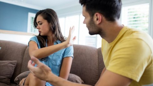 ОВО НИЈЕ ЉУБАВ: Три ствари које никада не треба да толеришете у вези