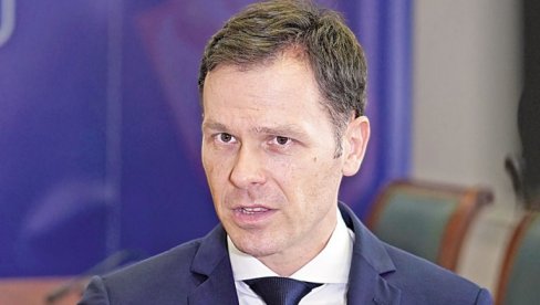 GLASAČI SU PREPOZNALI ŽELJU DA SE SRBIJA MENJA NABOLJE Mali: Vučićeva politika je pobednička - nudi mir i stabilnost GLASAČI SU PREPOZNALI ŽELJU DA SE SRBIJA MENJA NABOLJE Mali: Vučićeva politika je pobednička - nudi mir i stabilnost