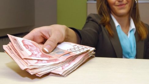СТИЖЕ НОВЧАНА ПОМОЋ:  На листи за исплату више група грађана, помињу се ова два датума