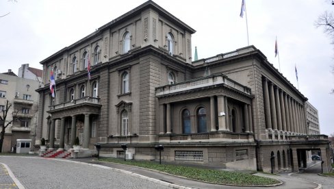 RADNICI FIJATA PONOVO DOŠLI U PREDSEDNIŠTVO SRBIJE: Sastanak počeo oko 12.00 časova RADNICI FIJATA PONOVO DOŠLI U PREDSEDNIŠTVO SRBIJE: Sastanak počeo oko 12.00 časova