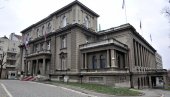 RADNICI FIJATA PONOVO DOŠLI U PREDSEDNIŠTVO SRBIJE: Sastanak počeo oko 12.00 časova RADNICI FIJATA PONOVO DOŠLI U PREDSEDNIŠTVO SRBIJE: Sastanak počeo oko 12.00 časova