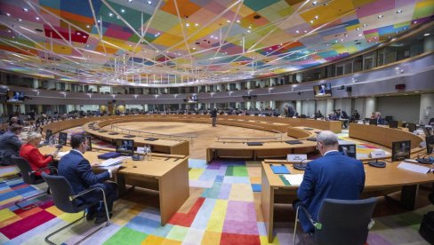 BOMBE IZ KOMŠILUKA TRESU EU: Poljuljano jedinstvo - ne mogu čak da se dogovore ni oko toga da li treba prekinuti borbe zbog slanja pomoći