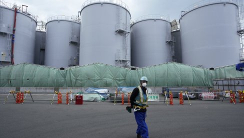 КИНА ПОРУЧИЛА ЈАПАНЦИМА: Ако мислите да вода из Фукушиме није контаминирана онда је пијте