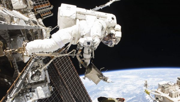 БРИТАНЦИ ПРАВЕ ЛУНАРНИ РАЕКТОР ЗА БАЗУ НА МЕСЕЦУ: Мисија Артемис биће прва у послењих 50 година која шаље људе на земљин сателит