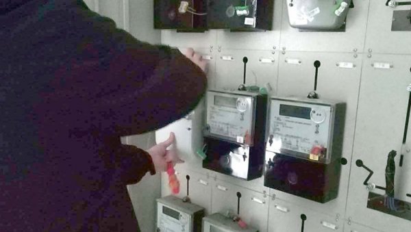 ЈЕФТИНИЈЕ ЗА 200.000 ДОМАЋИНСТАВА: Нова уредба о енергетски угроженом купцу омогућава уштеду за струју,  гас и грејање
