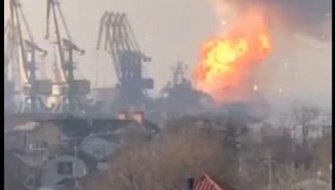 GORI NAFTA NA KUBI: Zapalio se i srušio i treći rezervoar (VIDEO) GORI NAFTA NA KUBI: Zapalio se i srušio i treći rezervoar (VIDEO)