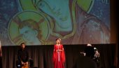 SVEČANOST U RUSKOM DOMU: Devojčica sa Kosova svojim pevanjem oduševila publiku (VIDEO)