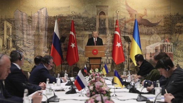 ТУРСКА НЕ ЖЕЛИ ОДУСТАТИ ОД СВОЈИХ ПЛАНОВА: Анкара и даље жели бити посредник у преговорима Русије и Украјине