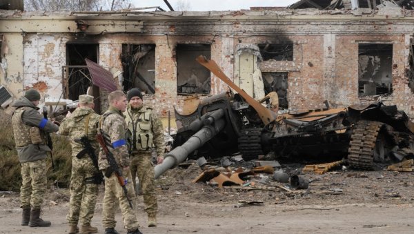ПАД МАРИЈУПОЉА ЈЕ ПИТАЊЕ САТИ: Британски војни аналитичар о ситуацији у Украјини