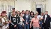 ПРИЈАТНИ ПОПОДНЕВНИ РАЗГОВОР: Премијерка Ана Брнабић посетила Мирјану Самарџију (ВИДЕО) ПРИЈАТНИ ПОПОДНЕВНИ РАЗГОВОР: Премијерка Ана Брнабић посетила Мирјану Самарџију (ВИДЕО)