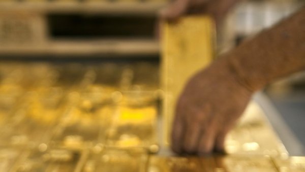 ПОМАМА ЗА ПЛОЧИЦАМА И ДУКАТИМА: Код нас десетоструко порасло улагање грађана и фирми у инвестиционо злато