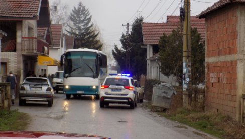 УХАПШЕНУ ТЕРЕТЕ ЗА ПОКУШАЈ УБИСТВА: Сумњичи се да је мужа секиром ударила у главу