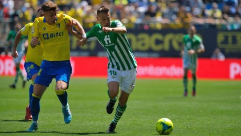 ТВРДО НА АЛФОНСО МОРУБЕУ: Катастрофална нападачка форма жуте подморнице не обећава велики број погодака