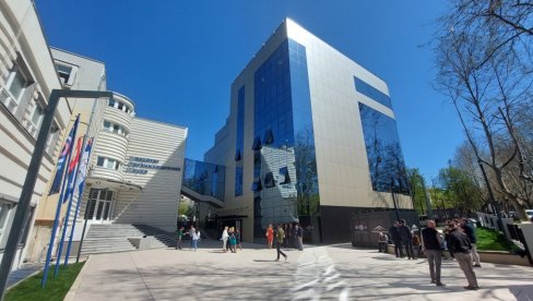 КОНКУРС ЗА ДИПЛОМЦЕ: ФОН уписује на мастер, специјалитичке и докторске студије