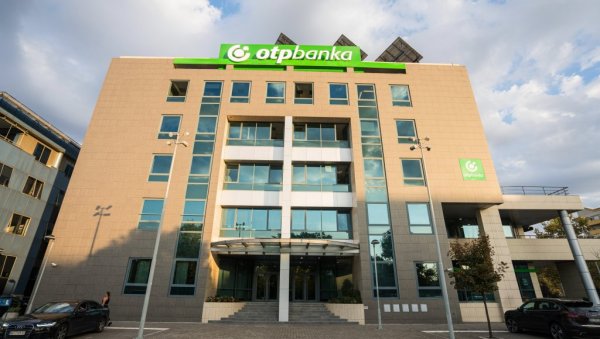 АКО ДА НЕ ОСЕТИТЕ ПРАЗНИЧНЕ ТРОШКОВЕ: Телефоном до mKeš кредита ОТП банке за неколико минута