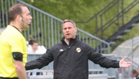 ВРЛО СУ ОПАСНИ, АЛИ НАДИГРАВАЋЕМО СЕ! Милан Лешњак пред меч Чукарички - Партизан ВРЛО СУ ОПАСНИ, АЛИ НАДИГРАВАЋЕМО СЕ! Милан Лешњак пред меч Чукарички - Партизан