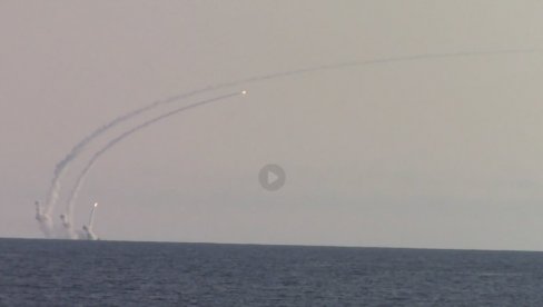 КИЈЕВ ДИЖЕ УЗБУНУ: Руси у Црном Мору по први пут од почетка сукоба распоредили три подморнице наоружане Калибрима (ВИДЕО)