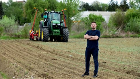 ZNANJEM UZDIŽE FARMU I IMANJE: Agroekonomista Pavel David Mihalj, iz Boljevaca kod Surčina,  spojio obrazovanje i porodičnu tradiciju