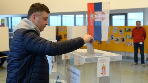 KAMBERI TRAŽI PONIŠTAVANJE GLASANJA: Koalicija Albanaca Doline gnevna posle reprize izbora u Velikom Trnovcu KAMBERI TRAŽI PONIŠTAVANJE GLASANJA: Koalicija Albanaca Doline gnevna posle reprize izbora u Velikom Trnovcu