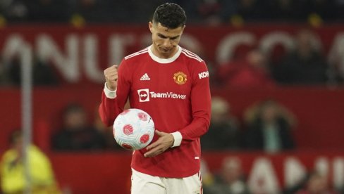 RONALDO NAPUŠTA JUNAJTED? Čelsi poslao smešnu ponudu za Portugalca RONALDO NAPUŠTA JUNAJTED? Čelsi poslao smešnu ponudu za Portugalca