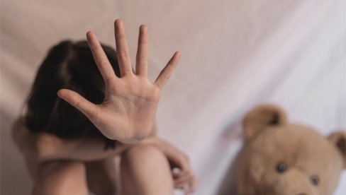 БИВШИ МИНИСТАР ОСУЂЕН ЗБОГ ДЕЧЈЕ ПОРНОГРАФИЈЕ: Ево како се бранио