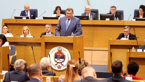 ŠMITOV NOVI UDAR NA SRPSKU: Visoki predstavnik u BiH, čije imenovanje Banjaluka ne priznaje, najavio da će iskoristiti tzv. bonska ovlašćenja ŠMITOV NOVI UDAR NA SRPSKU: Visoki predstavnik u BiH, čije imenovanje Banjaluka ne priznaje, najavio da će iskoristiti tzv. bonska ovlašćenja