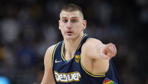 JOKIĆ JE KAO TAMBURA Pešić nasmejao sve - Nikola se raduje igranju za reprezentaciju JOKIĆ JE KAO TAMBURA Pešić nasmejao sve - Nikola se raduje igranju za reprezentaciju