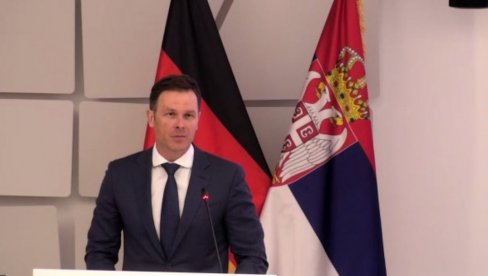 MALI PORUČIO NA VAŽNOJ KONFERENCIJI: Vlada će štititi životni standard građana i našu privredu MALI PORUČIO NA VAŽNOJ KONFERENCIJI: Vlada će štititi životni standard građana i našu privredu