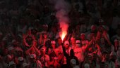 GORI FRANKFURT: Spektakularan doček, 200 hiljada navijača slavi fudbalere Ajntrahta (VIDEO) GORI FRANKFURT: Spektakularan doček, 200 hiljada navijača slavi fudbalere Ajntrahta (VIDEO)