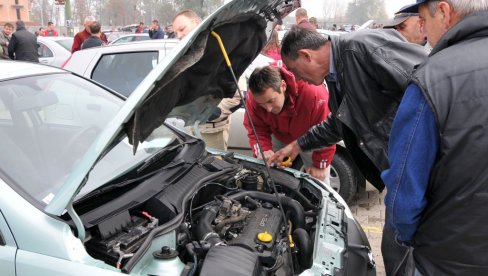 NE DAJTE DA VAS PREVARE: Ako ništa ne piše, garancija pri kupovini polovnih automobila dve godine NE DAJTE DA VAS PREVARE: Ako ništa ne piše, garancija pri kupovini polovnih automobila dve godine