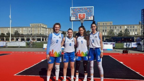 USPEH MLADIH BASKETAŠICA: Učenice gimnazije Patrijarh Pavle danas igraju polufinalnu utakmicu na Svetskoj gimnazijadi USPEH MLADIH BASKETAŠICA: Učenice gimnazije Patrijarh Pavle danas igraju polufinalnu utakmicu na Svetskoj gimnazijadi